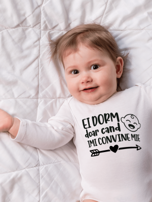 Body bebelusi personalizat ''Ei dorm când îmi convine mie"