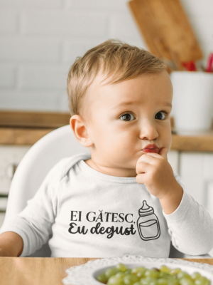 Body bebelusi personalizat ''Ei gatesc, eu degust!"
